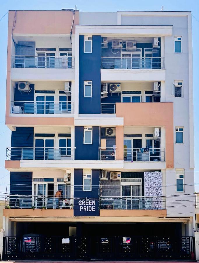 Airport Bliss Apartment+Balcony & Netflix + Prime Dzsaipur Kültér fotó